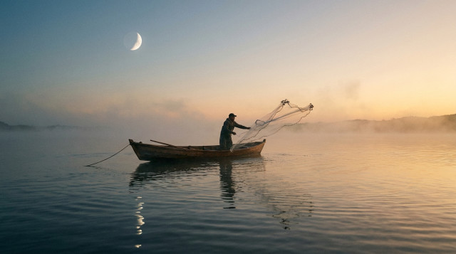 Cómo influyen las fases de la luna en la pesca y la actividad marina